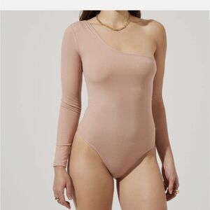Astr One-Shoulder Twist Back Bodysuit
